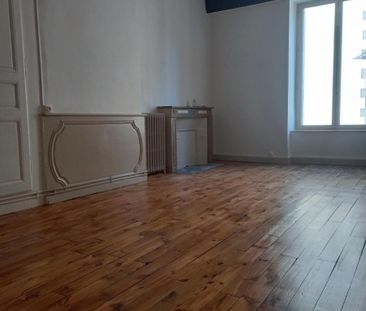 Location Appartement 4 pièces 94m² CLERMONT FERRAND 63000 - Photo 3
