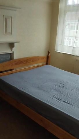 1 bedroom in a house share to rent - Photo 4