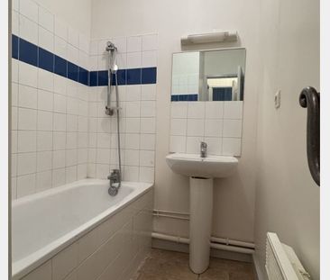 Location Appartement P2 En centre-ville rénové(e) Thiers - Photo 2