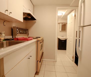 For Lease - 946 Eglinton Avenue, Toronto, Ontario - Photo 6