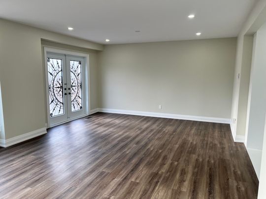 For Lease - 67 Hutcherson Square, Toronto, Ontario - Photo 1