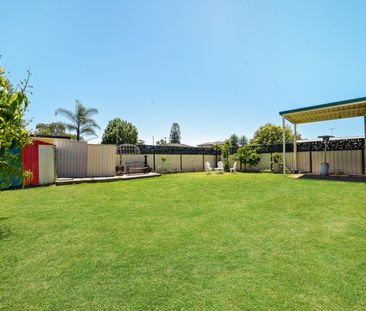 Family Home With Outdoor Kitchen - Photo 3