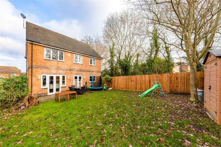 4 bedroom detached house to rent - Photo 3