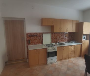 Na prenájom priestranný 1-izbový byt o výmere 54 m2 – Fotografia 2