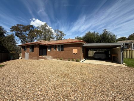 13 Tabletop Court, THURGOONA NSW 2640 - Photo 2