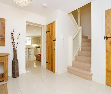 3 bedroom parking to rent - Photo 6
