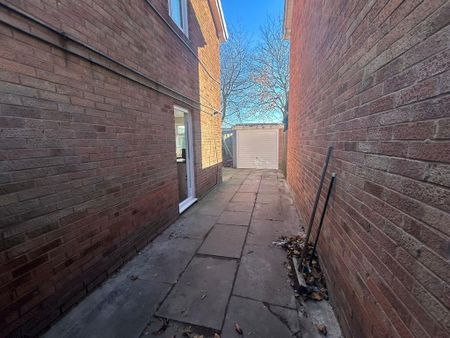 3 bedroom detached house to rent - Photo 5