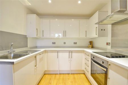 2 bedroom apartment to rent - Photo 3