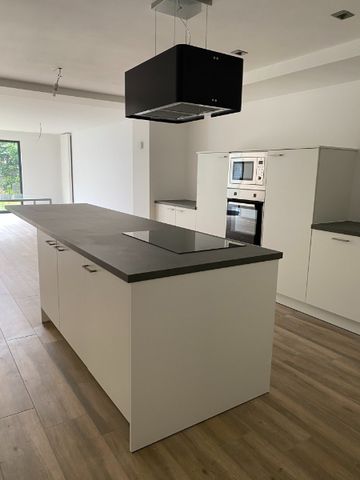 Ruim gelijkvloers appartement op wandelafstand van het centrum - Photo 5