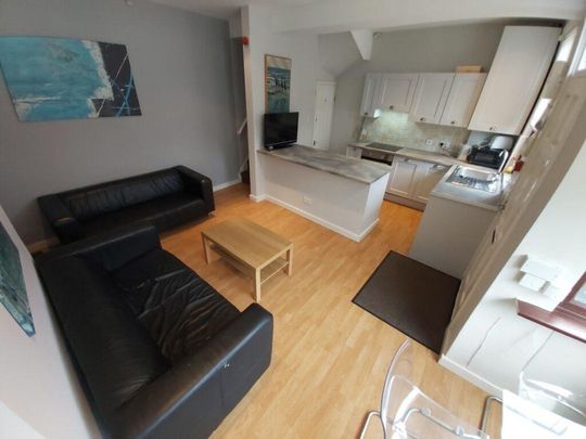 3 bedroom terraced house to rent - Photo 1