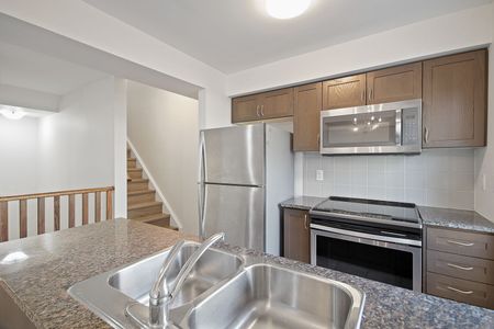 For Lease - 7 Applewood Lane Unit# 223, Toronto, Ontario - Photo 3