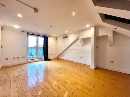 5 Bed Semi-Detached House, The Vale, NW11 - Photo 5