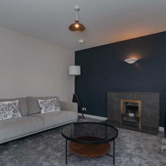 Room 2, 16 Robbs Road, Belfast, BT16 2NA - Photo 1
