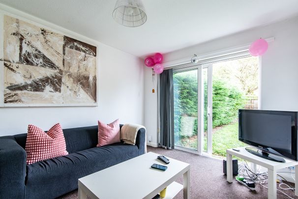 3 Bed Semi-Detached House, Martinmass Close, NG7 - Photo 1