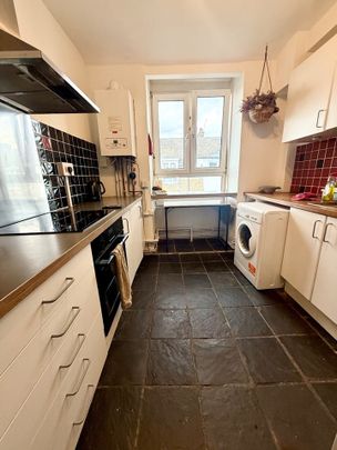 2 Bed Flat, Renton Close, SW2 - Photo 1