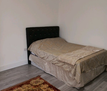 1 bedroom in a house share to rent - Photo 6