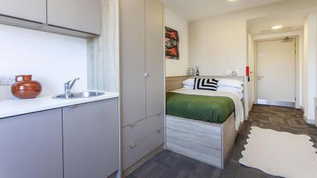Studio to rent - Photo 3