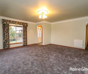 Neat & Tidy unit in South Bathurst- Available 14.1.2026 - Photo 2