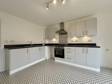 3 bedroom semi-detached house to rent - Photo 5