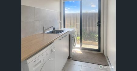 Elegant Family Living in Riverside Estate - Photo 5