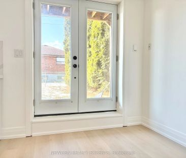 574 B Pharmacy Avenue #Lower unit - Photo 3