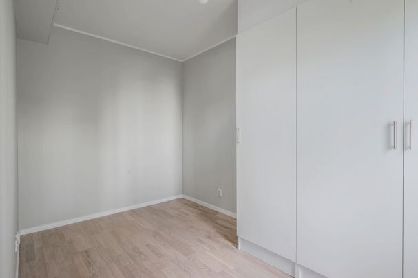 Mjölnergatan, Märsta - Photo 1