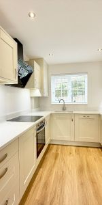 3 bedroom semi-detached house to rent - Photo 3