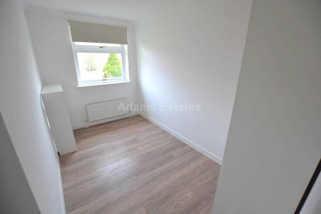 Price £2,000 pcm - Available Now - Part Furnished - Photo 4