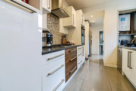 3 bedroom terraced house to rent - Photo 5