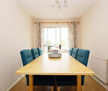 Clos Nant Y Cor, Pontprennau, Cardiff, CF23 - Photo 2