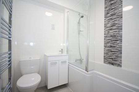 Oriental Road, Woking - Photo 3
