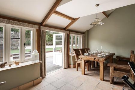 4 bedroom detached house to rent - Photo 5