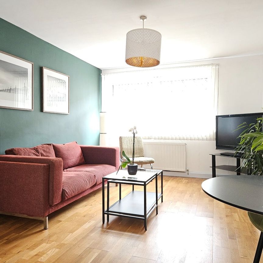 1 Bed Flat, Maxwell Gardens, G41 - Photo 1