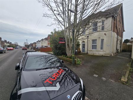 Stewart Road, Bournemouth - Photo 3