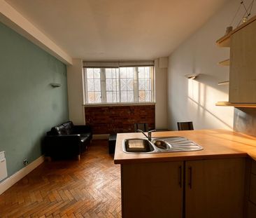 1 Bed Flat, Eastgate, LS2 - Photo 3