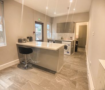 Chichester Street 25CS Room 1 - Photo 2