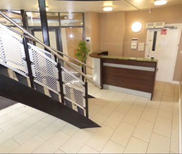 2 Bed Flat, Perth Road, IG2 - Photo 1