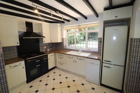 HORSEMAN SIDE - BRENTWOOD, Property for rent - Photo 3