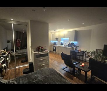 Studio Flat, Barking Wharf Square, IG11 - Photo 6