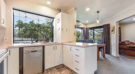 Two bedroom home in Bishopdale - Photo 2