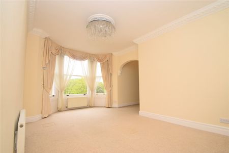 1 bed apartment to rent in The Crescent, Scarborough, YO11 - Photo 2