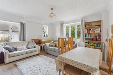 138 Wycombe Road, Prestwood - Photo 4