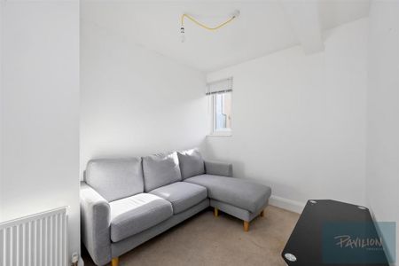 4 bedroom apartment to rent - Photo 2