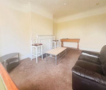 3 bedroom flat to rent - Photo 4