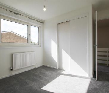 4 bedroom terraced house to rent - Photo 5