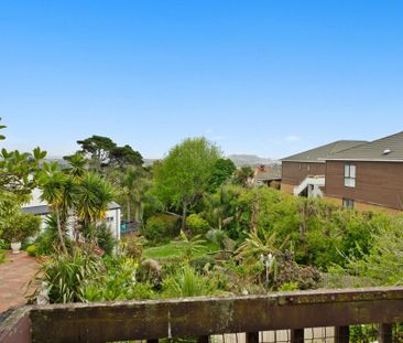 Tidy good sized two bedroom unit. - Photo 3