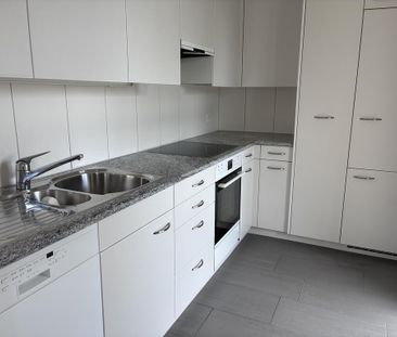 4 1/2-Zimmerwohnung mit 2 Nasszellen und Balkon - Foto 3