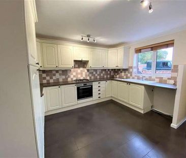 North Walsham, NR28 - Photo 2