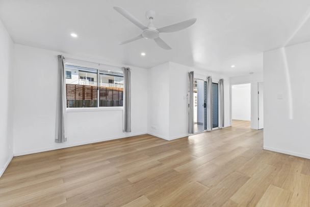 Private flat with own entrance and yard - Photo 1