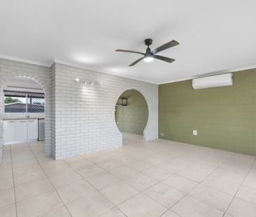 A Hidden Gem - Perfect Location - Sweet family home - Photo 1